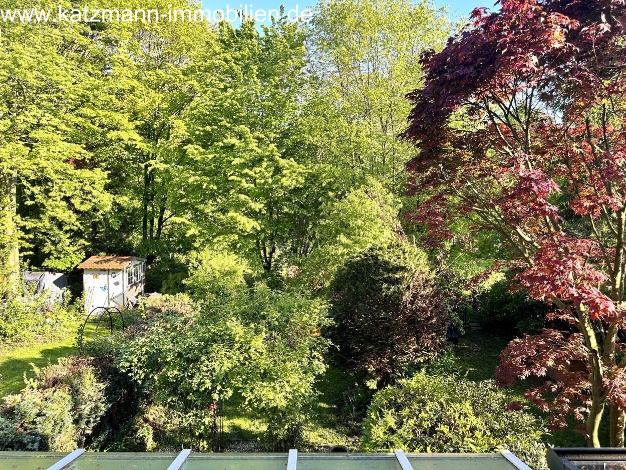 Blick vom Schlafzimmerfenster in den Garten