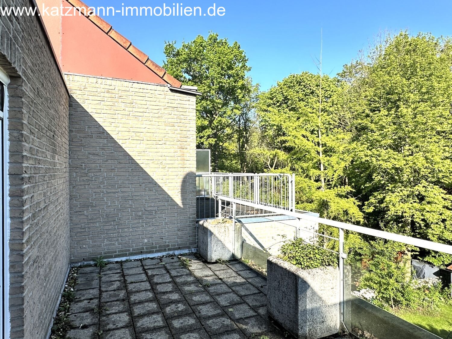 Dachterrasse (linker Nachbar)