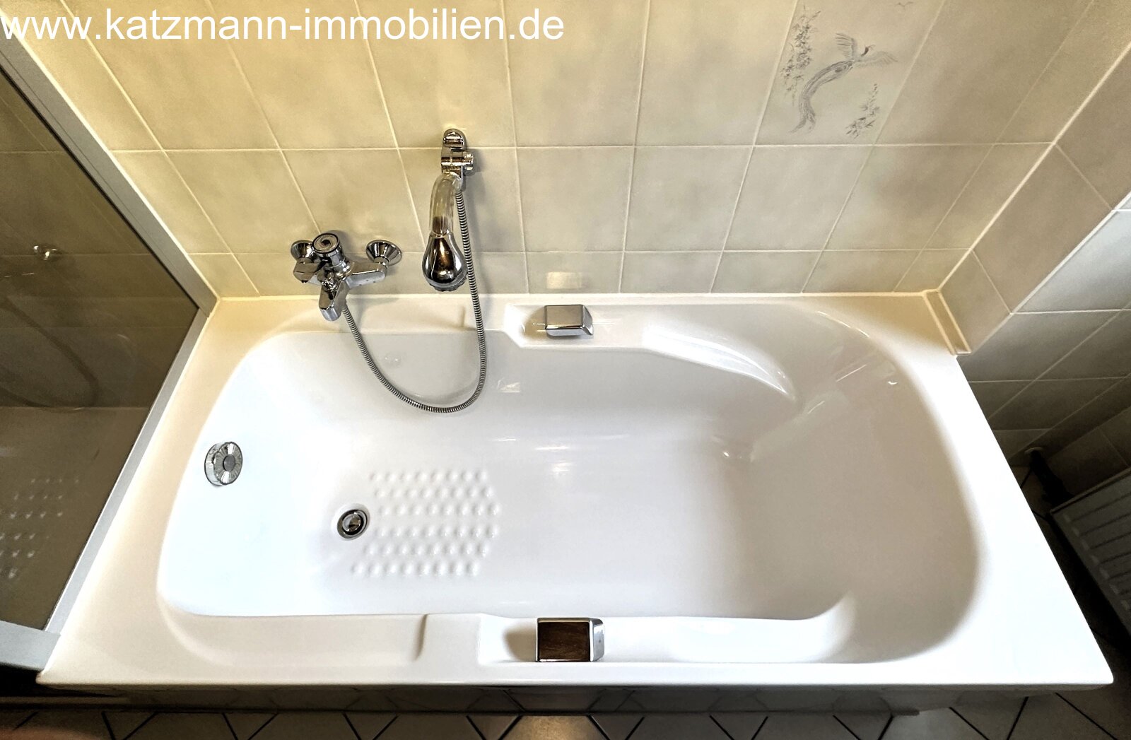 Bad mit Badewanne (OG)