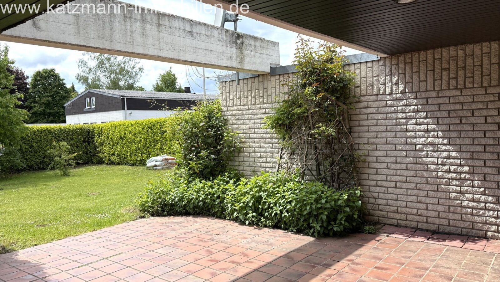 Terrasse, teilweise überdacht