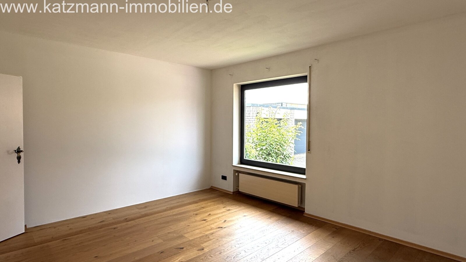 Schlafzimmer (ca. 19,43 m² groß)