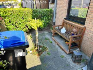 Verweilecke vor dem Haus