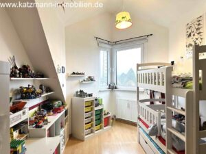 Kinderzimmer 2 (untere Ebene)
