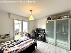 Schlafzimmer mit Zugang Terrasse MFH WE2 (EG)