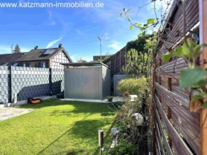 Garten mit Gartenhaus