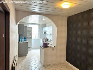 Eingangsdiele mit Küche u. Essbereich