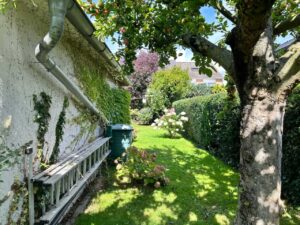 Garten - Blick hinter das Werkstattgebäude