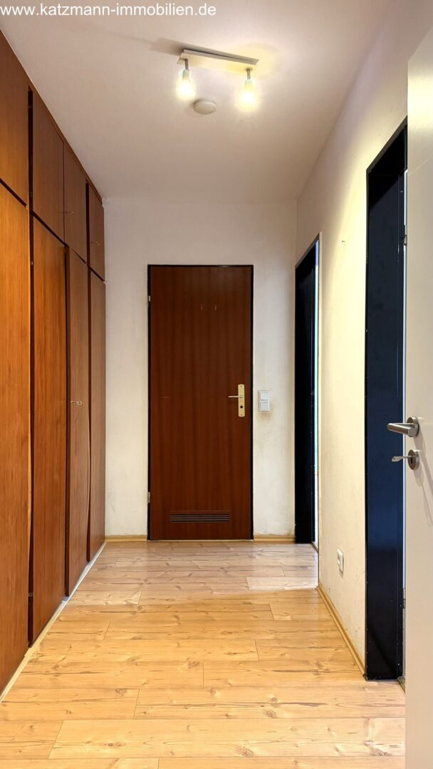 Flurbereich mit XXL-Einbauschrank