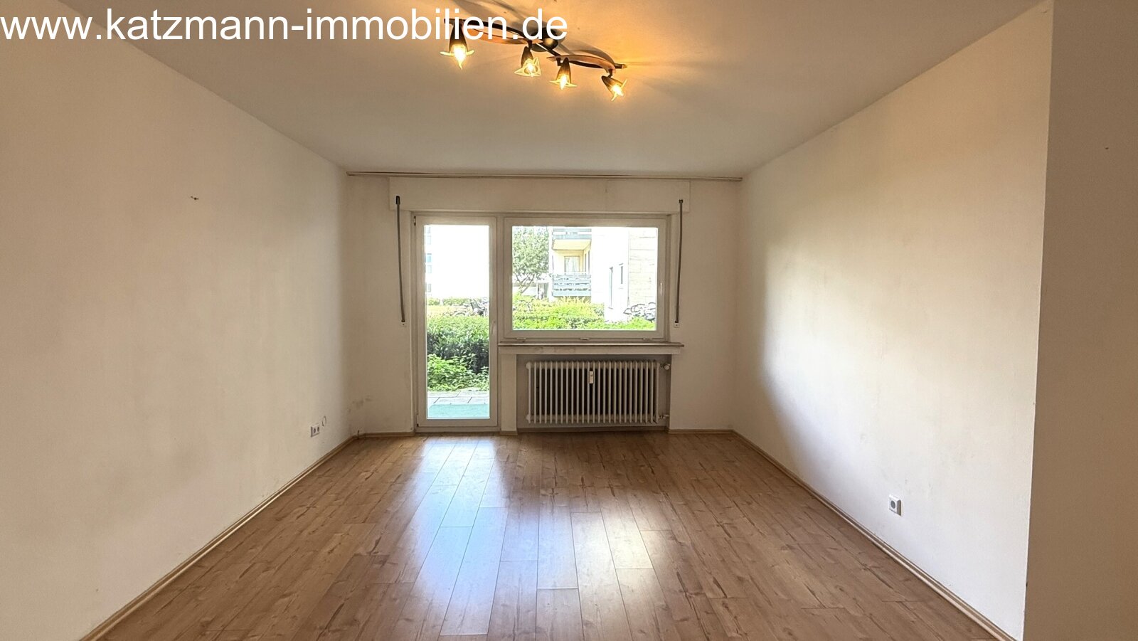 Wohnzimmer mit Terassenzugang
