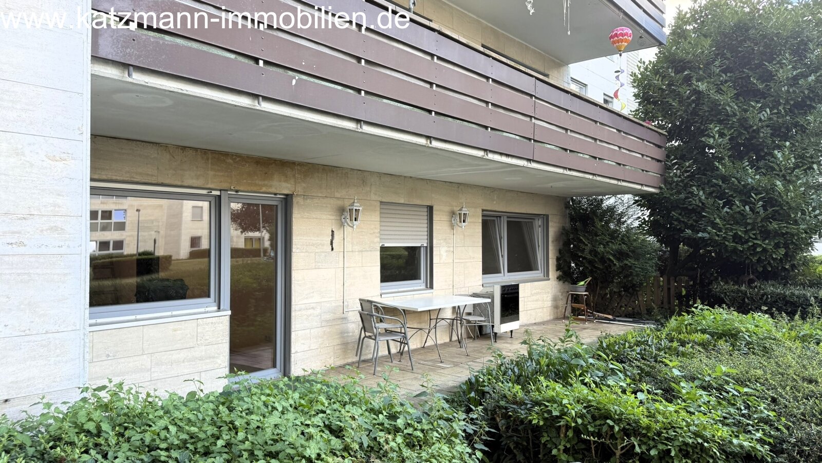 Erdgeschoss-Wohnung mit traumhafter Terrasse