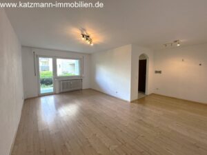 Wohnzimmer mit Terassenzugang