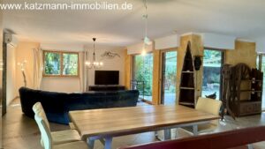 Großer Wohn-/Essbereich (ca. 53 m²)