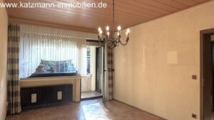 EG - Wohnzimmer mit Zugang zur Loggia