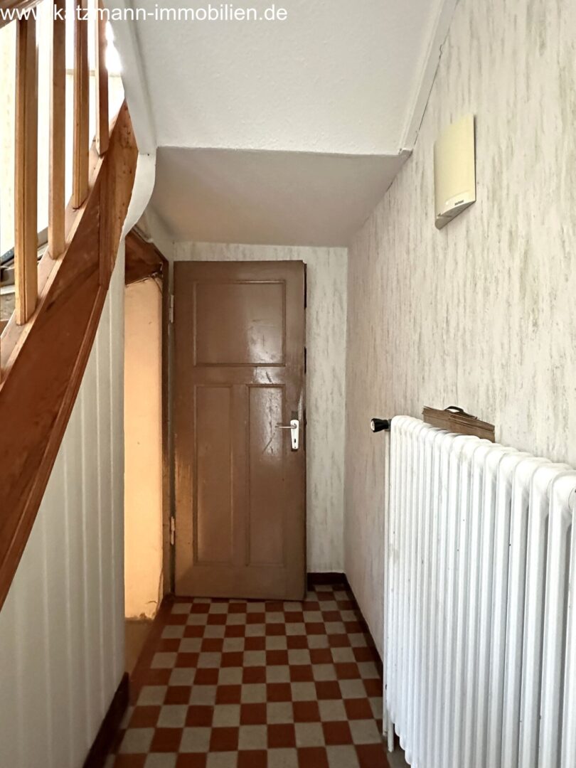 EG/MFH - Treppenhaus/Kellerzugang