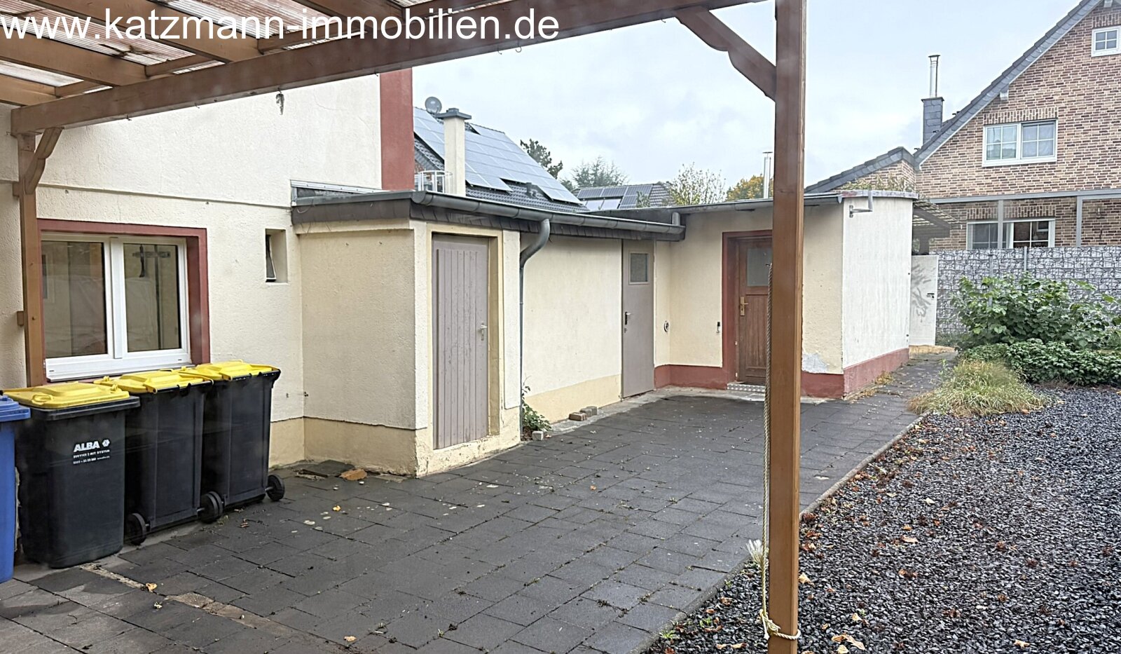 Praktische Nebengebäude
