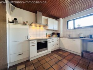 Küche mit Essbereich
