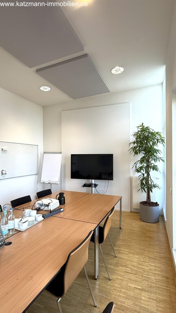 Staffelgeschoss links - Besprechungs-Raum/Büro