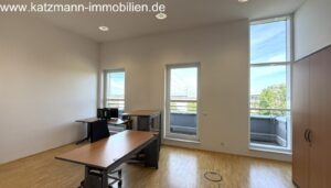 Staffelgeschoss re. - Büro mit Zugang zur Terrasse