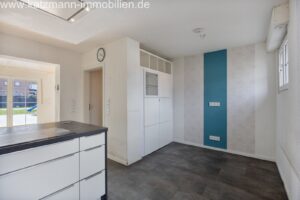 Küche mit Essbereich