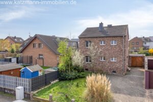 Hausansicht vorne schräg