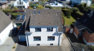 Haus von vorne - Drohnenaufnahme