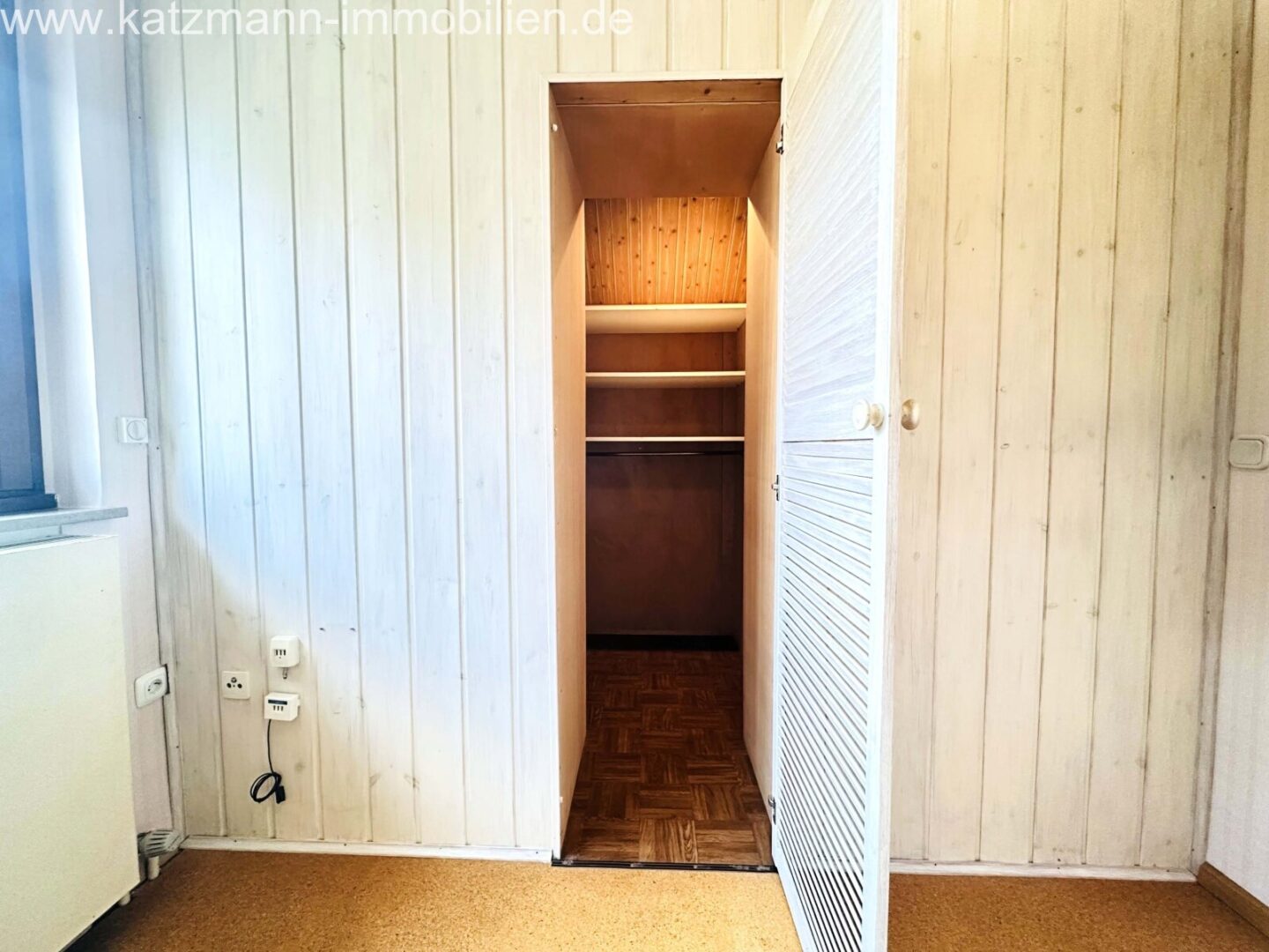 Begehbarer Kleiderschrank