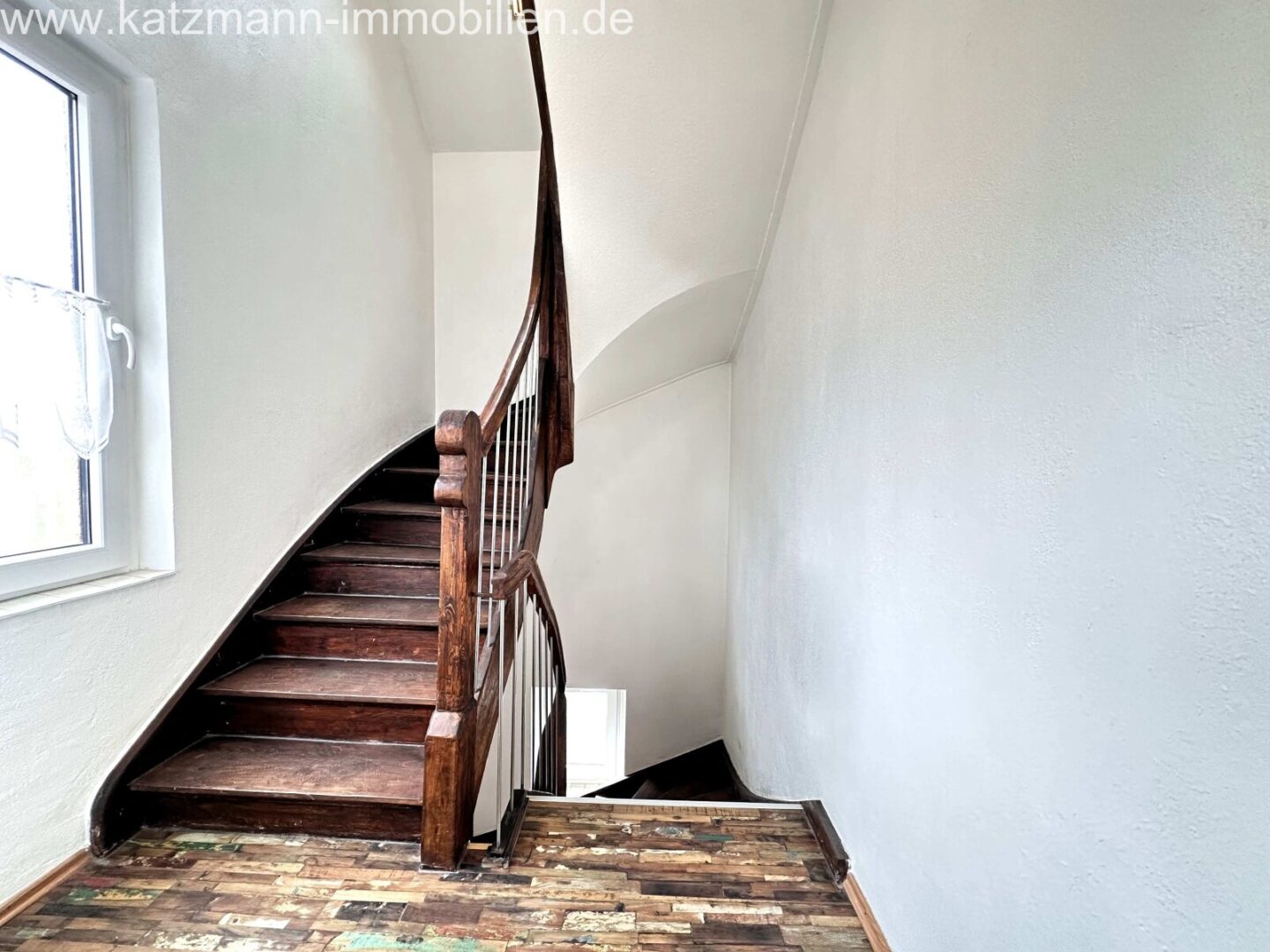Treppe zum 2. OG - Haupthaus