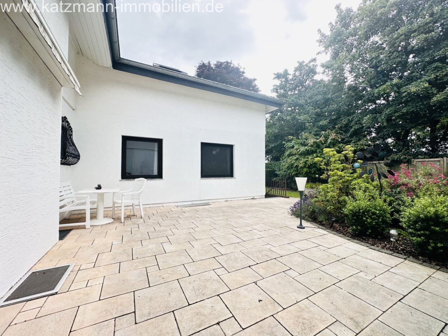Terrasse - weitere Perspektive
