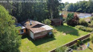Haus mit See